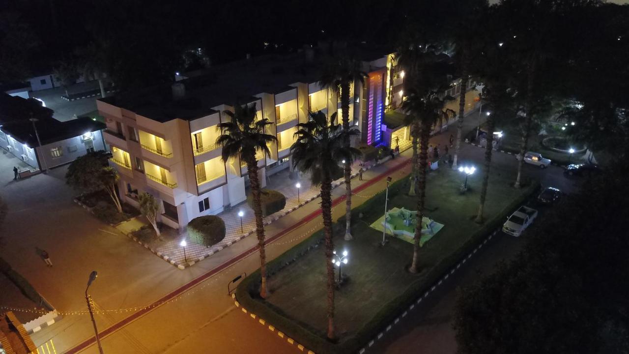 Jewel Assiut Hotel Exteriör bild