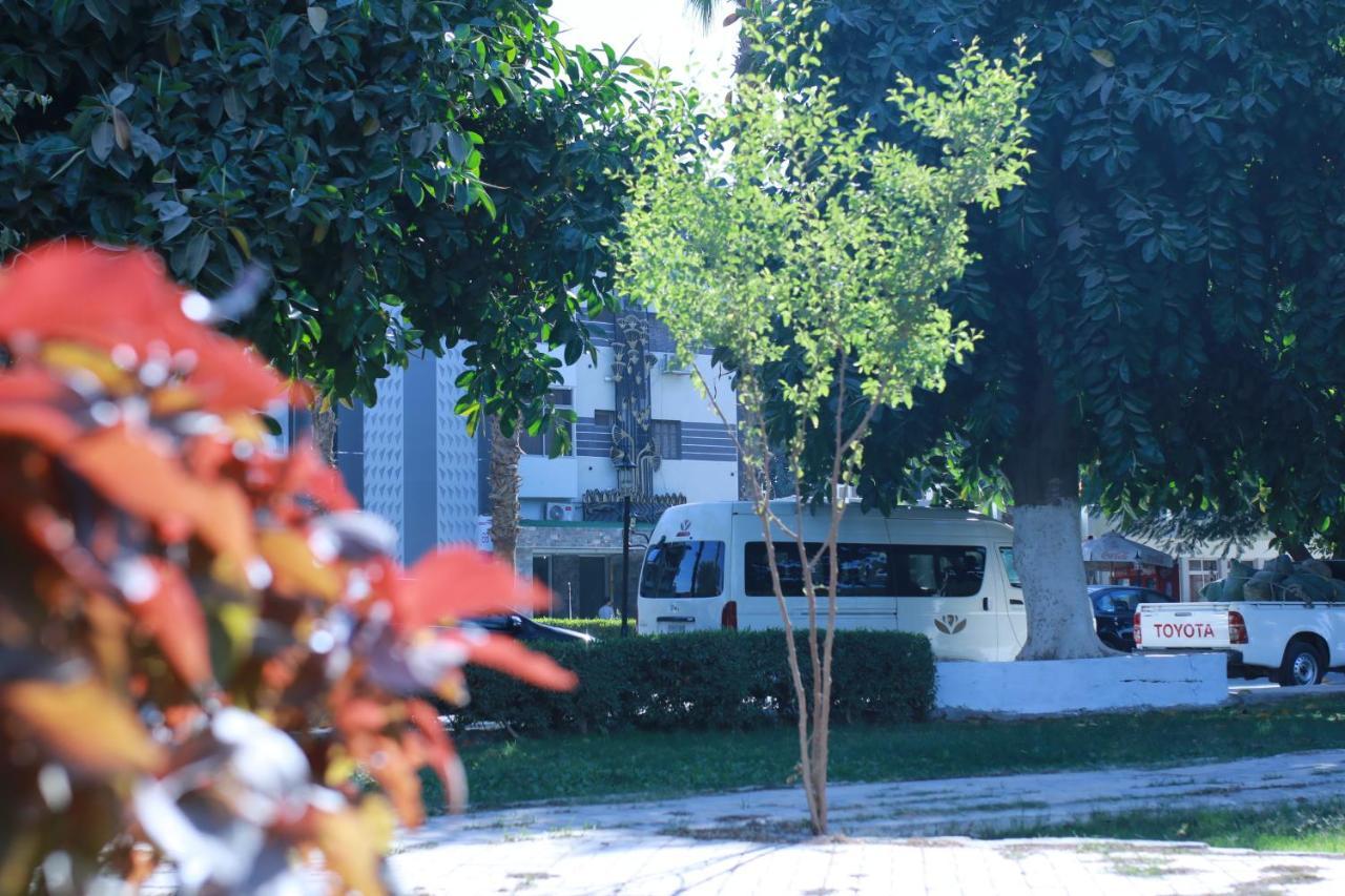 Jewel Assiut Hotel Exteriör bild